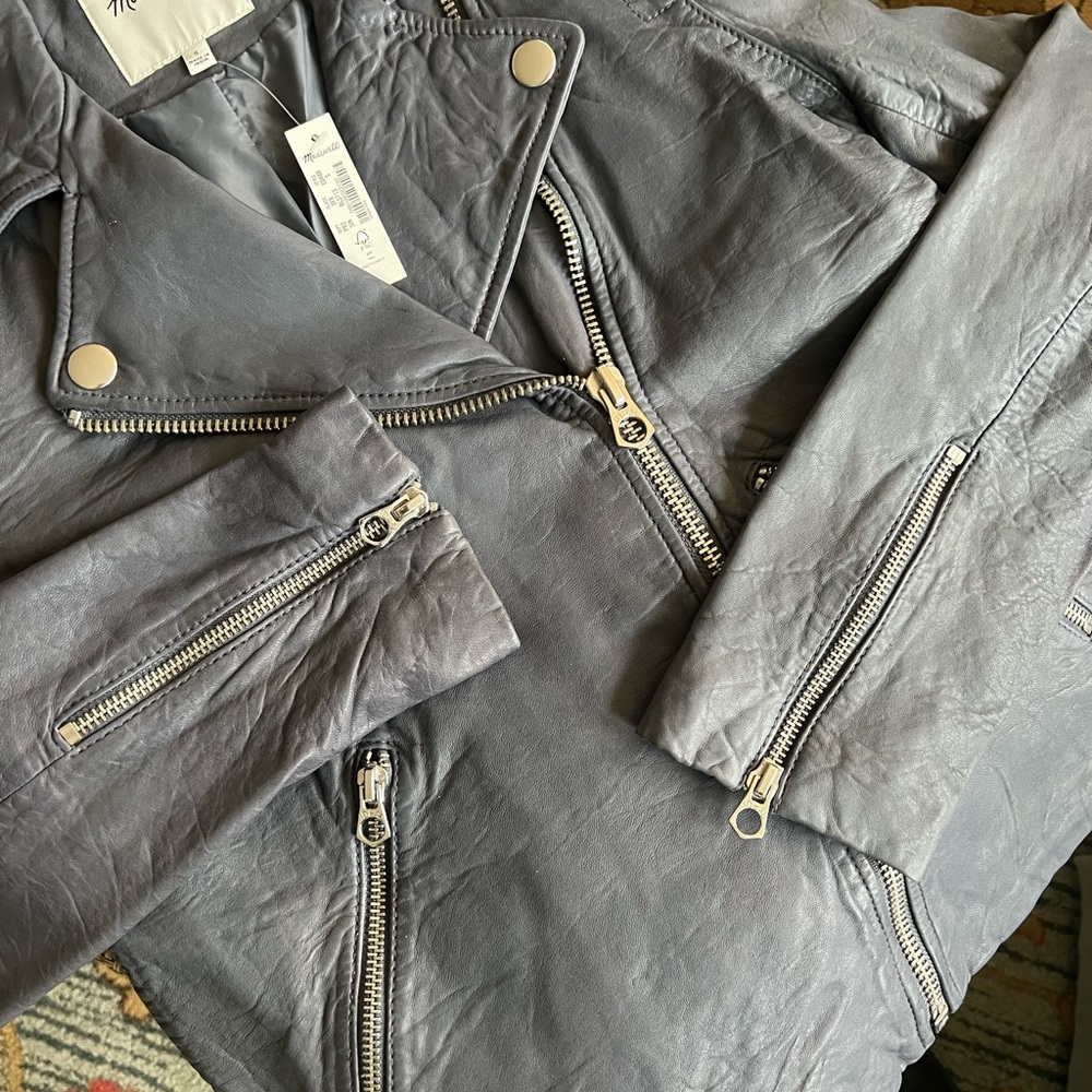 ⬇️ NWT Madewell Washed Leather Motorcycle Jacket Sunfaded Indigo Gray SMAll